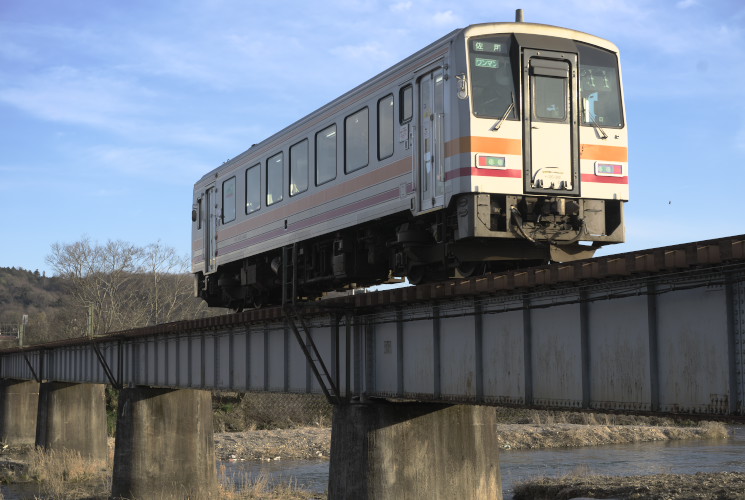 加茂駅構内