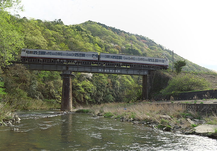 津山線第二誕生寺川橋梁