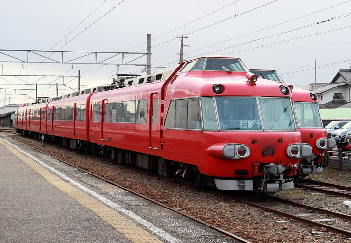 名鉄パノラマカー（布袋駅）