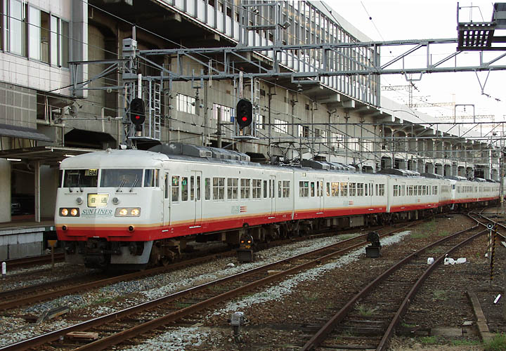 「サンライナー」岡山駅