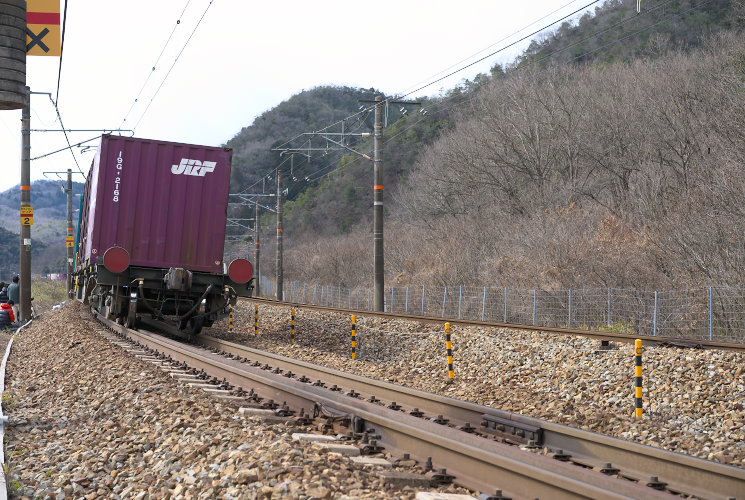 下り貨物列車