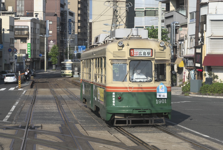 広島電鉄　１９０１号　“東山”（的場町）