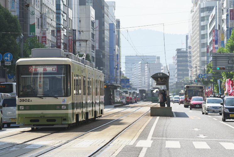 広島電鉄３９０２号（立町付近）