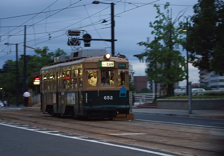 広電６５２号（比治山橋）