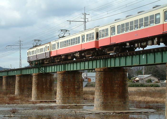 琴電８１０号，８２０号，６７号（円座～一宮）