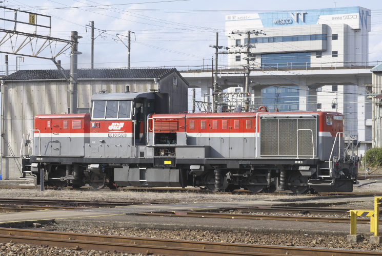 ＤＥ１０　１５６１（岡山機関区）