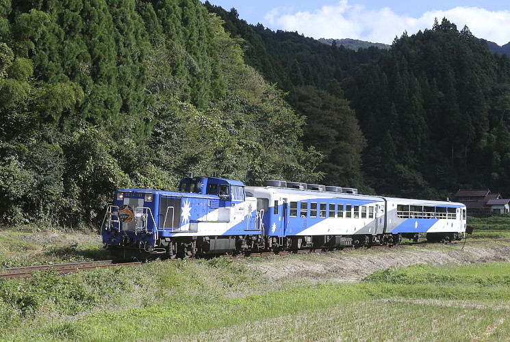 奥出雲おろち号