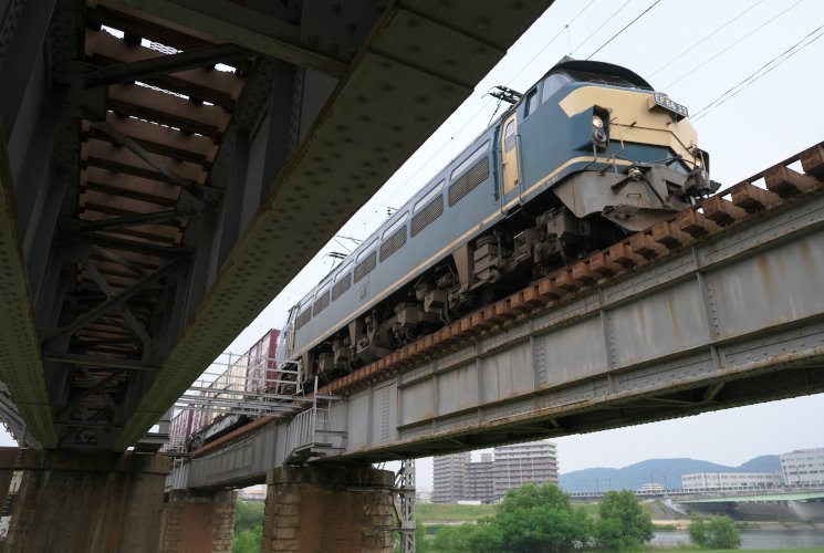 １０７２列車（岡山～西川原）ＥＦ６６　３３