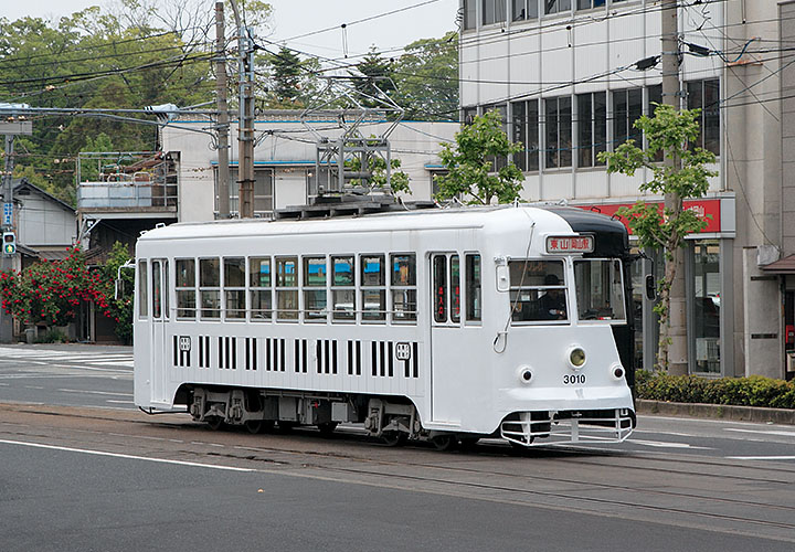 岡電３０００形