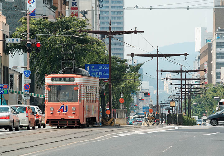 岡電７４０１号（大雲寺前電停）