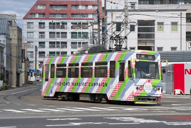 岡電８１０１号（門田屋敷付近）