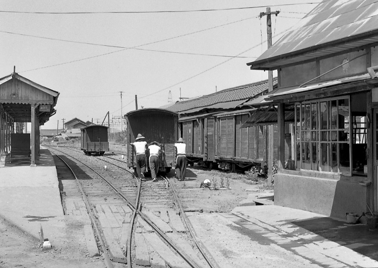 財田駅駅舎