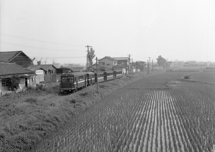 森下駅構内