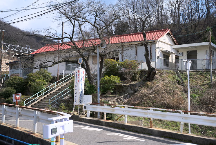 三石駅（本屋）