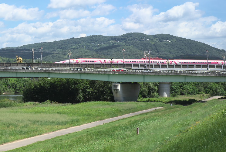 ハローキティ新幹線「こだま８３８号」（岡山～相生）