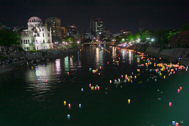 元安川灯ろう流し