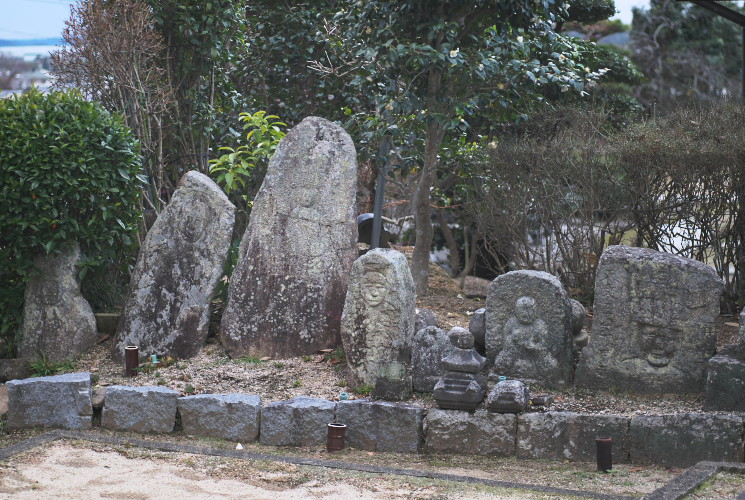 報恩禅寺石仏群