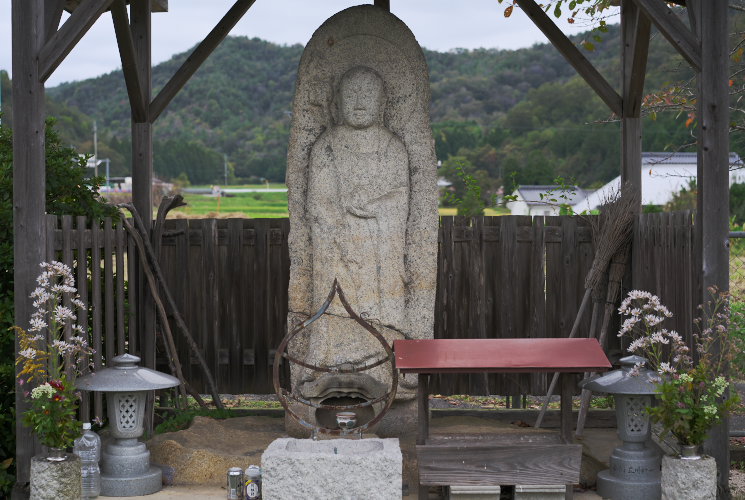 石造地蔵菩薩立像（岡山市北区建部町富沢）