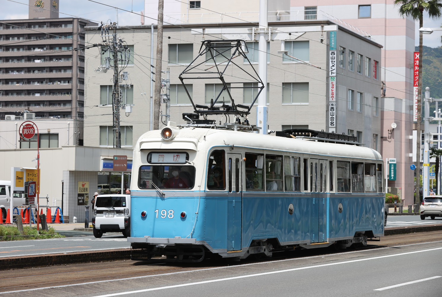 とさでん交通１９８号電車