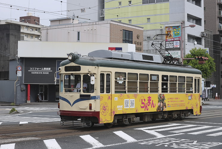 とさでん交通　７０２号電車　はりまや橋交差点